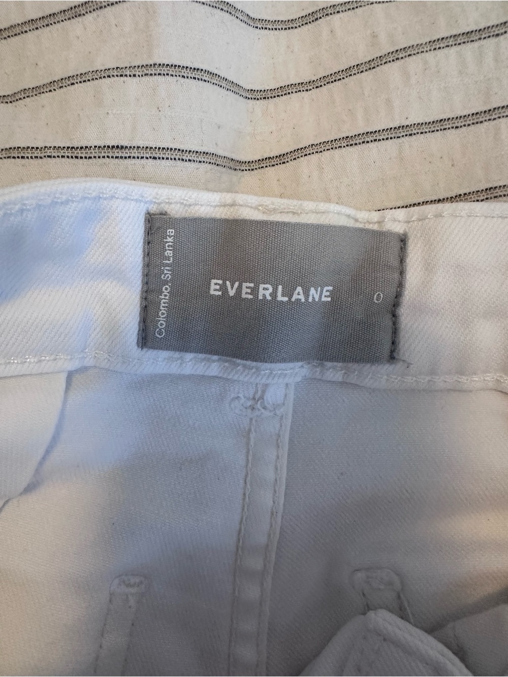 Everlane White Straight Crop Jeans - Size 0 - Excellent Condition! - Picture 8 of 9